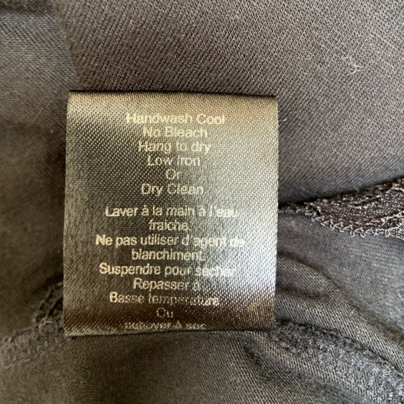 ARITZIA Talula black camisole with lace trim and adjustable straps - Picture 5 of 5